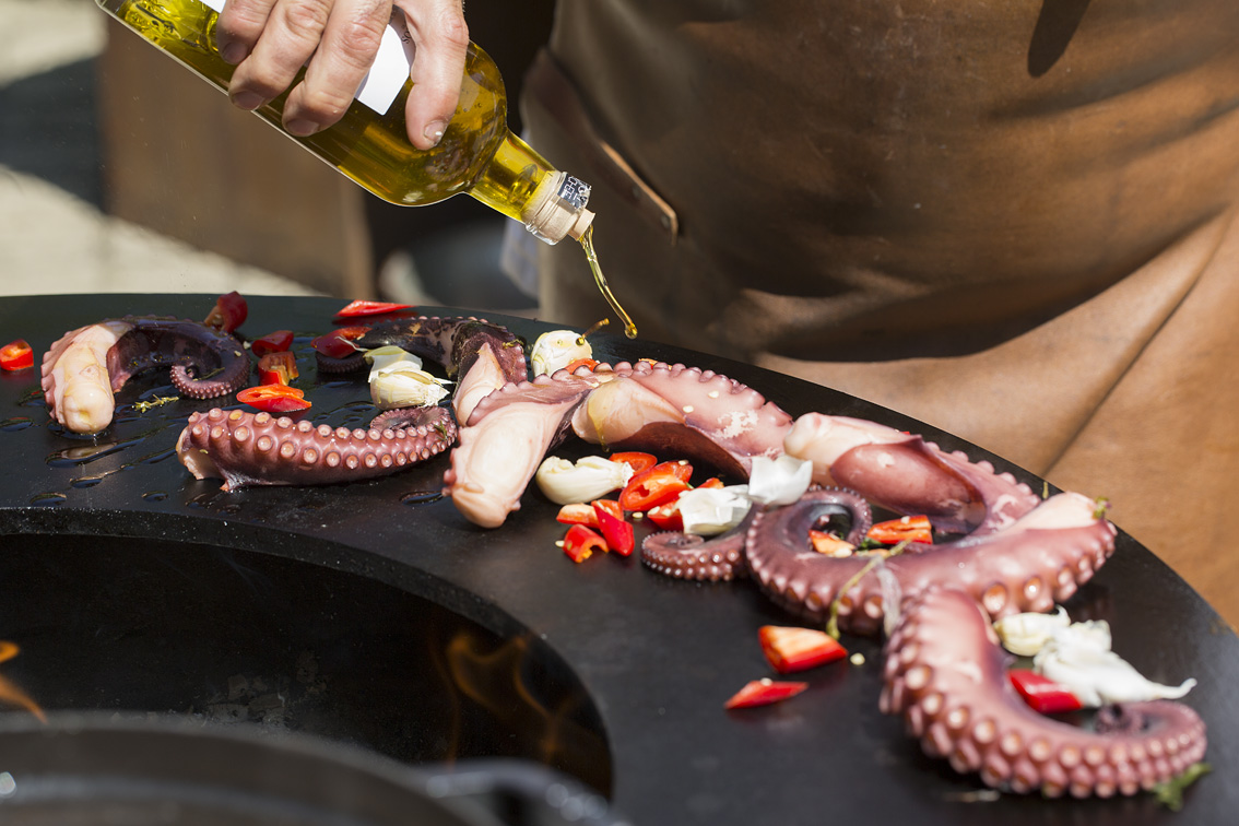 draussen kochen Ofyr-outdoor-grill-feuerschale